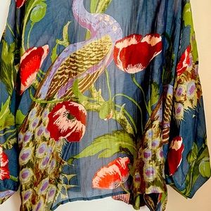 🎏🎏This lightweight shirt Kimono . Can take from beach to dinner.
